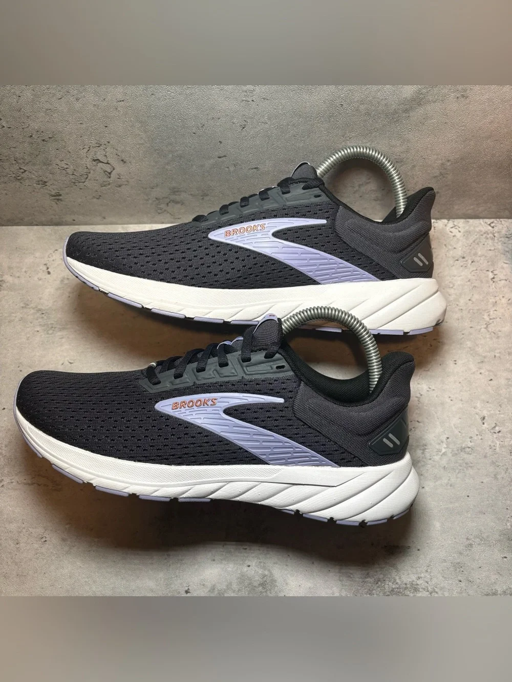 NEW Brooks Anthem 6 Women’s Size 8.5 B Running Athletic Shoes Black Purple